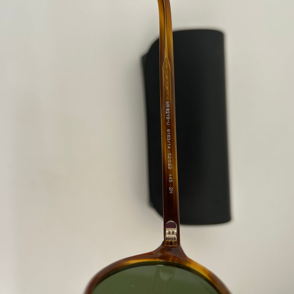 Giorgio Armani AR8219U
