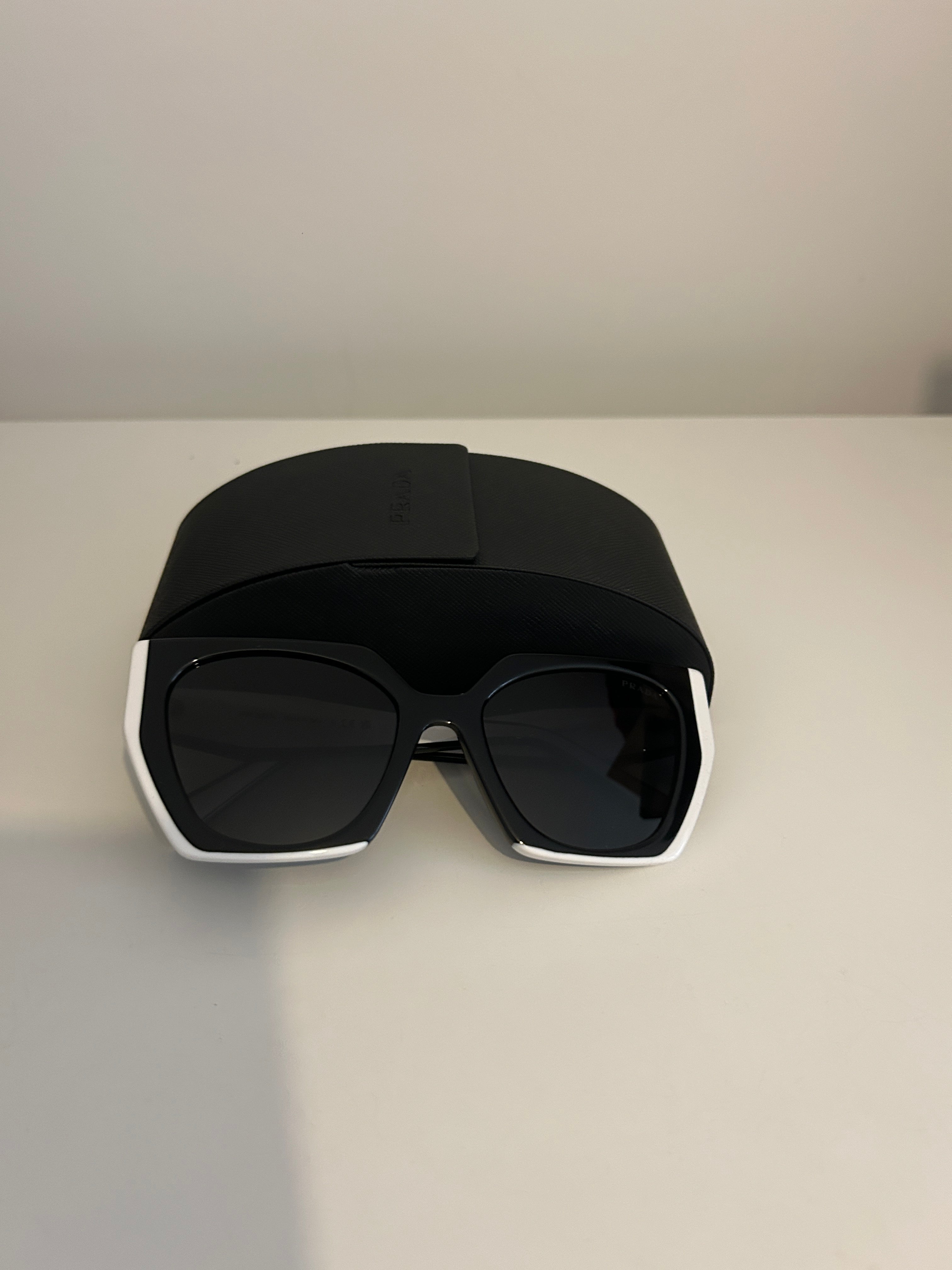 PRADA PR 17WS Symbole Sunglasses – Black/White