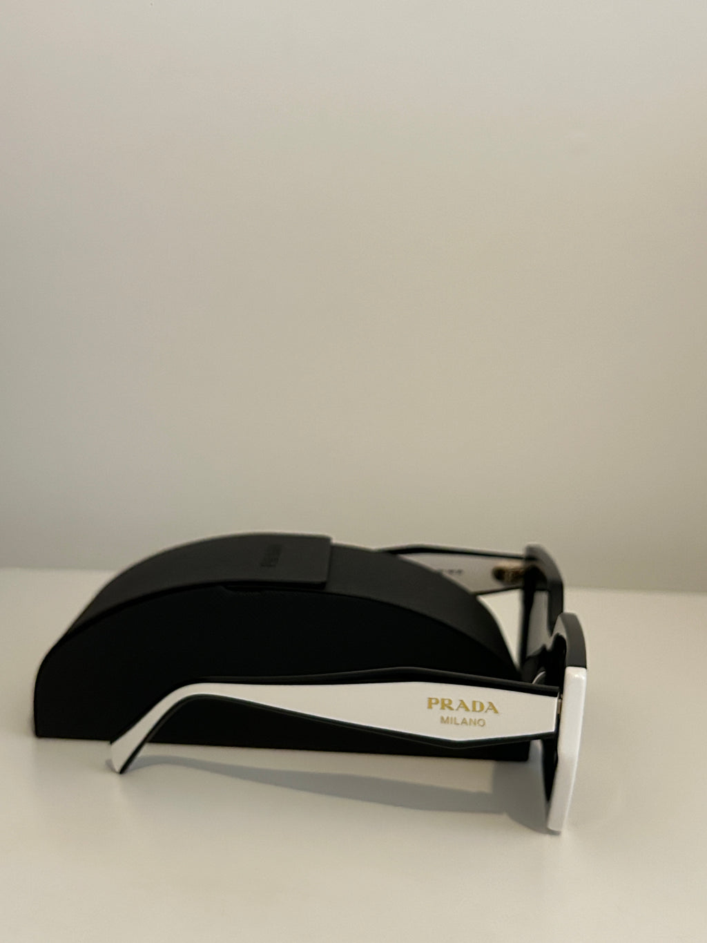 PRADA PR 17WS Symbole Sunglasses – Black/White