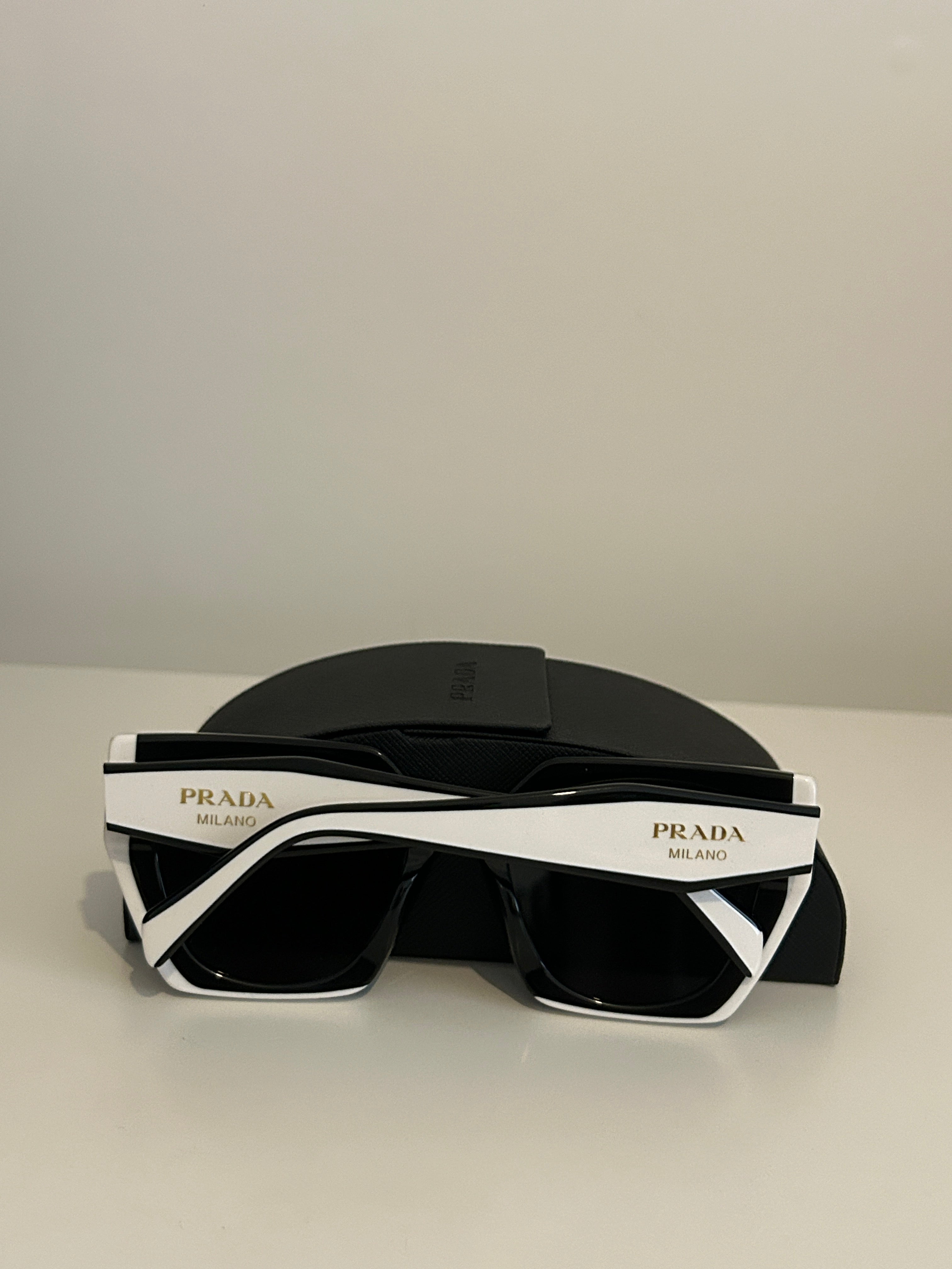 PRADA PR 17WS Symbole Sunglasses – Black/White